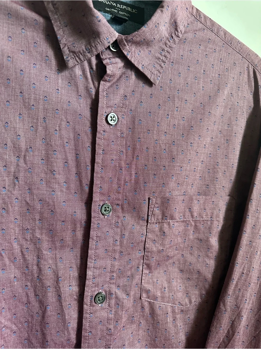 Banana Republic Men's M Burgundy 100% Organic Cotton Button-Up Geometric Pattern